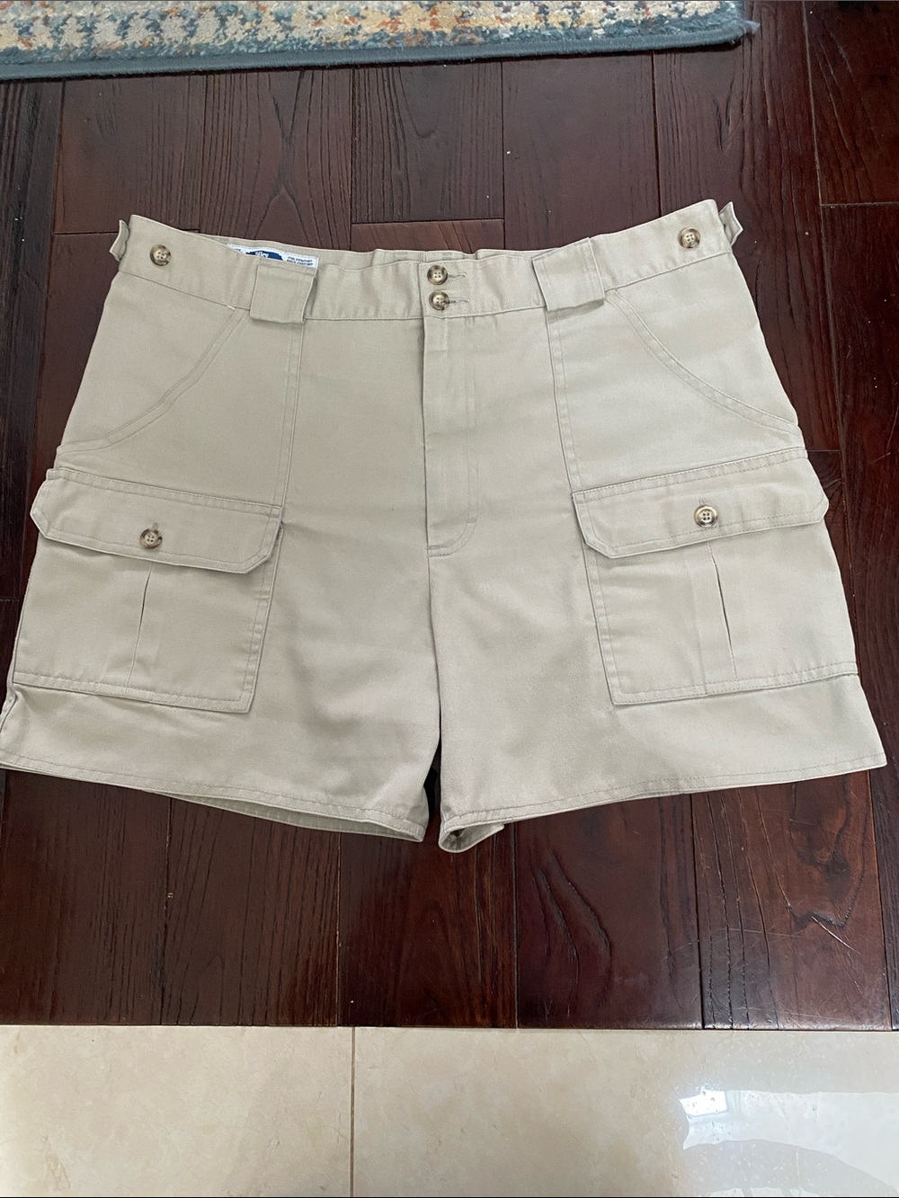 Vintage Tilley Endurables Give Em Hell Khaki Cargo Shorts Canada Made 39